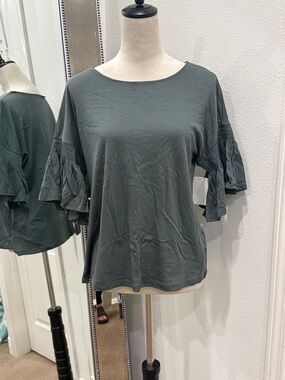 14th & Union Ruffle Sleeve Short Sleeve Tee - Green NWT